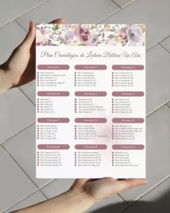 Guía de lectura de la Biblia cronológica en color violeta, formato digital para descargar y fortalecer tu crecimiento espiritual.