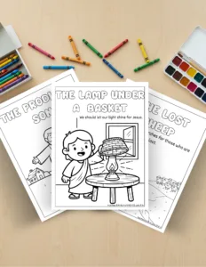 Hojas impresas para colorear sobre las parábolas de Jesús dispuestas en un escritorio con crayones y acuarelas.